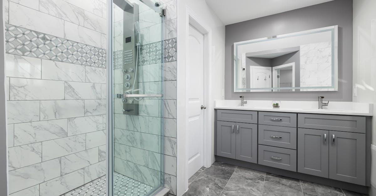 Codzienna świeżość w łazience: sprytny plan porządków w 10 minut