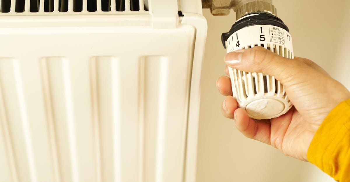 Ciepło za grosze: sprytne sposoby na zimę bez wysokich rachunków