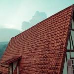 Zatrzymaj ciepło nad głową! Ocieplenie dachu płaskiego styropianem fasadowym krok po kroku