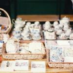 Glina na stole: stylowe aranżacje z ceramiką, które zachwycą Twoich gości